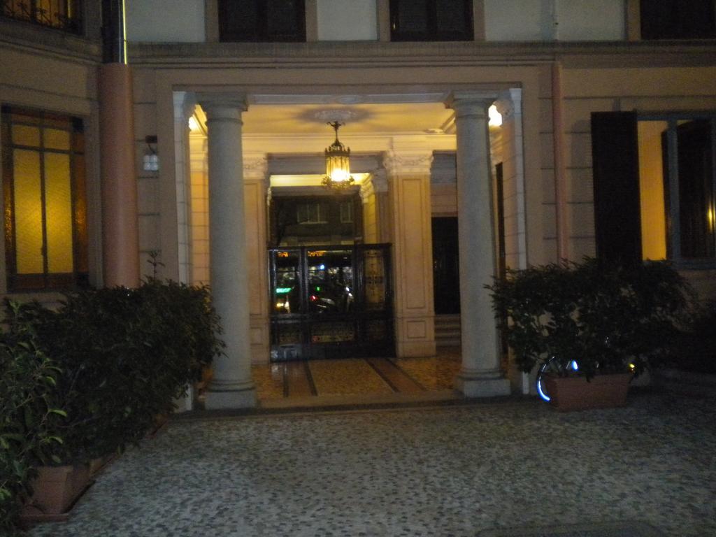 Zebra Rosso Apartment Milan Exterior photo