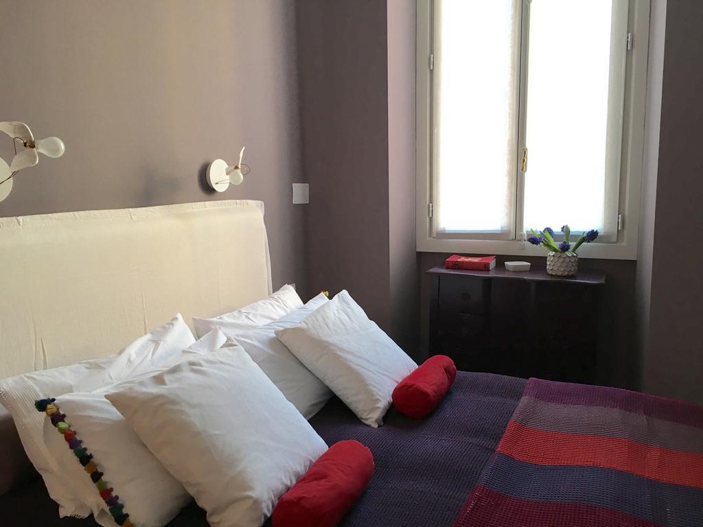 Zebra Rosso Apartment Milan Room photo